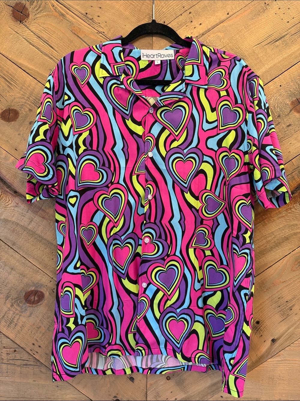 iHeartRaves Lover Boy Men's Camp Shirt L NWOT